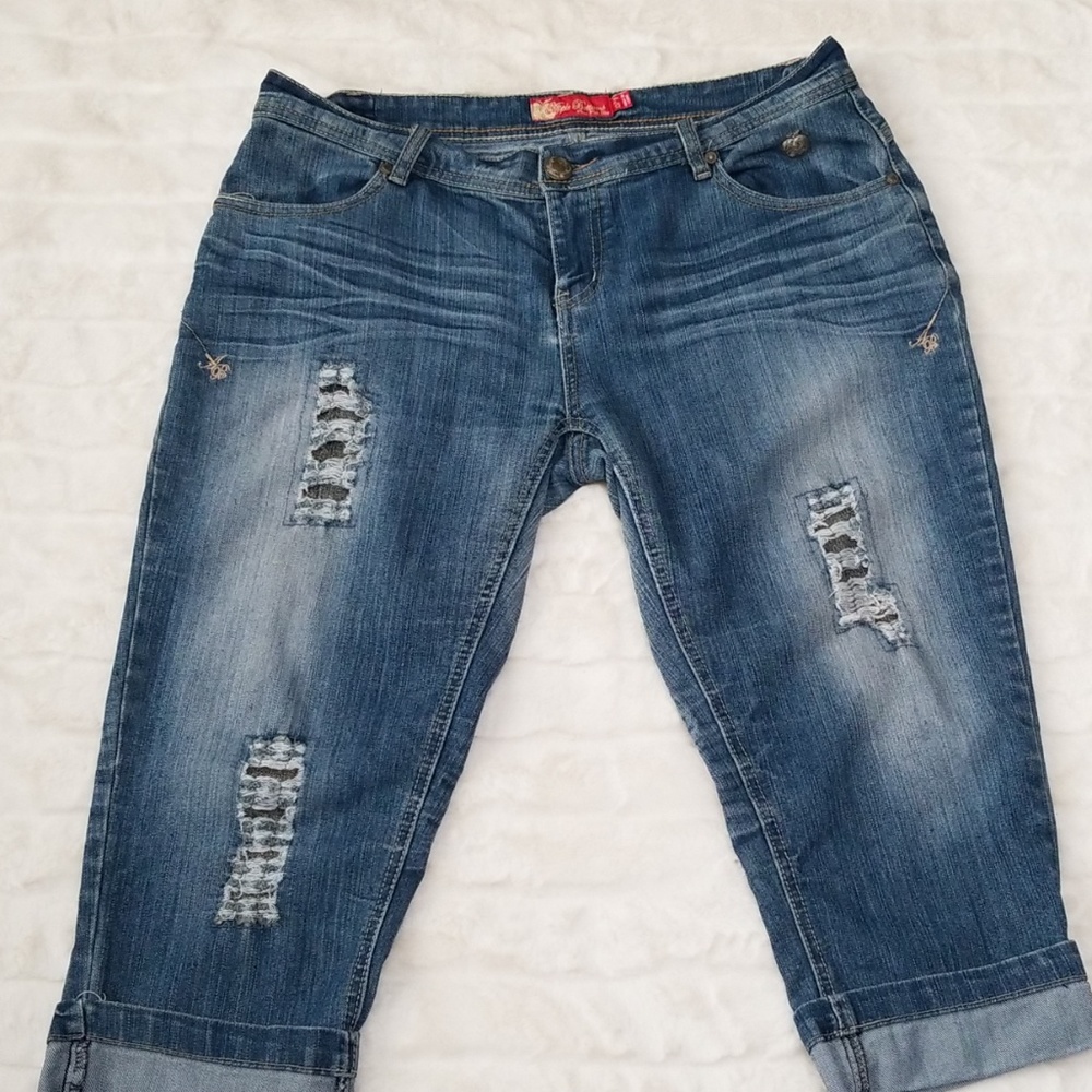 Apple Bottom Cropped Jeans